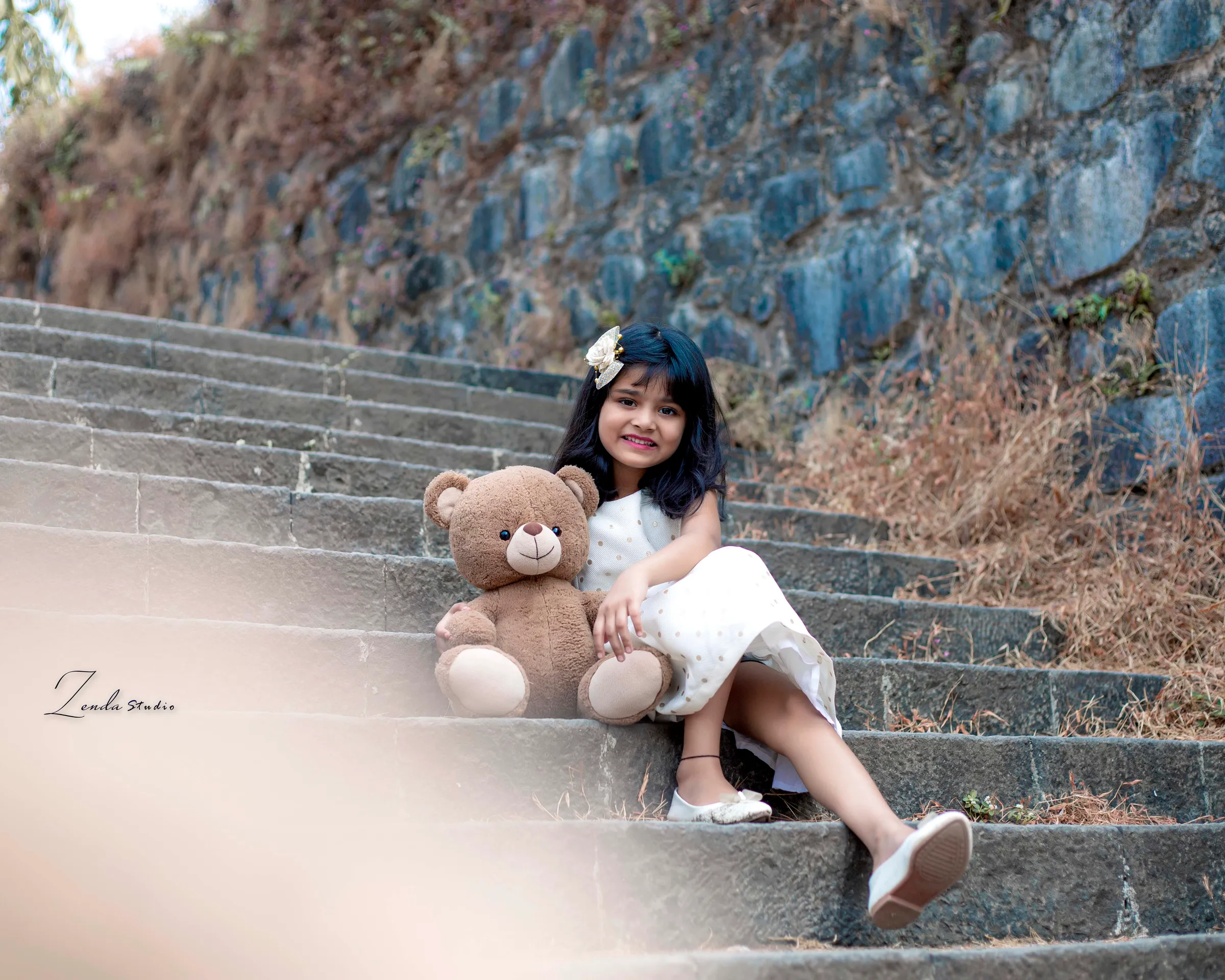 Kids photograph by Zenda Studio