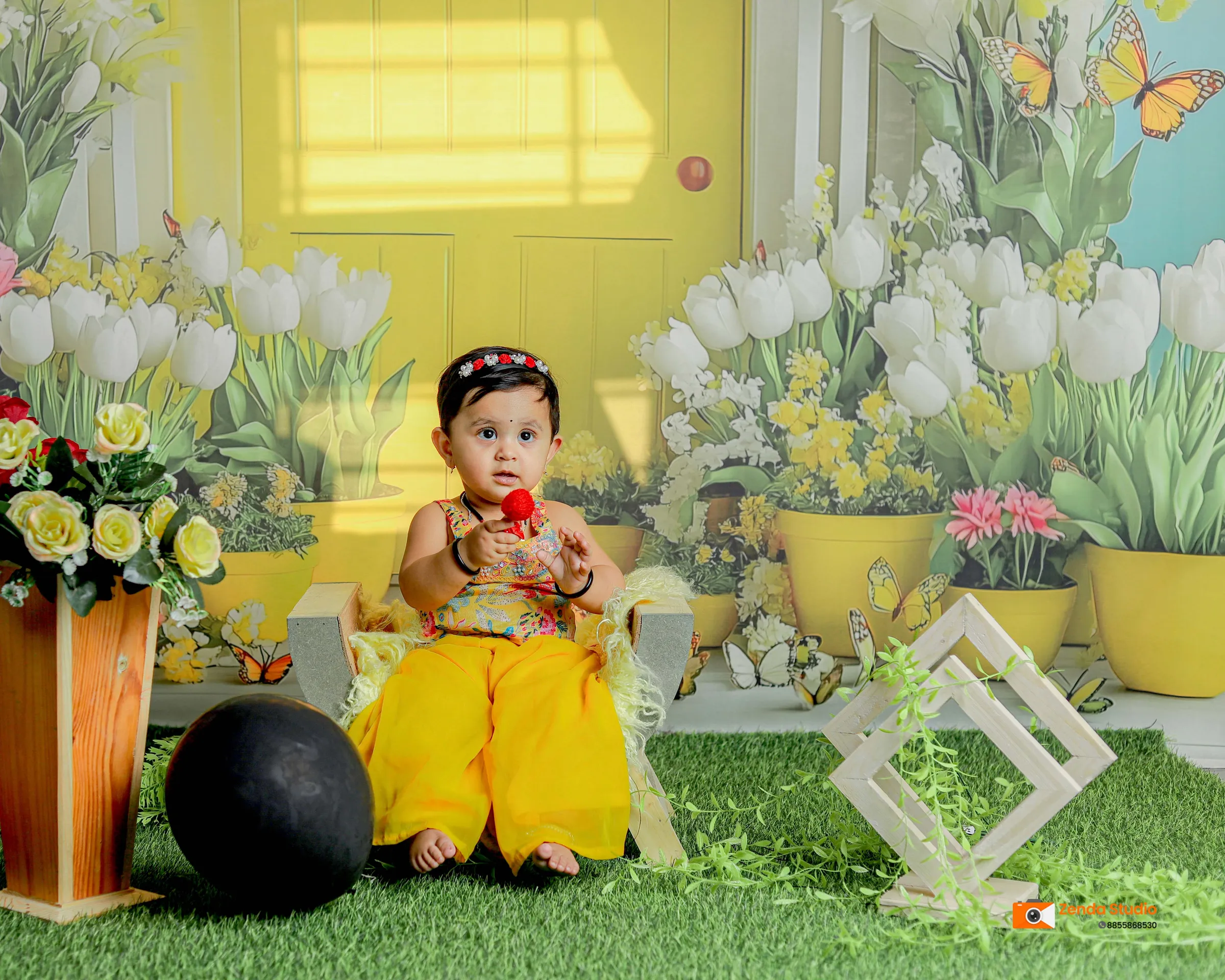 Kids photograph by Zenda Studio