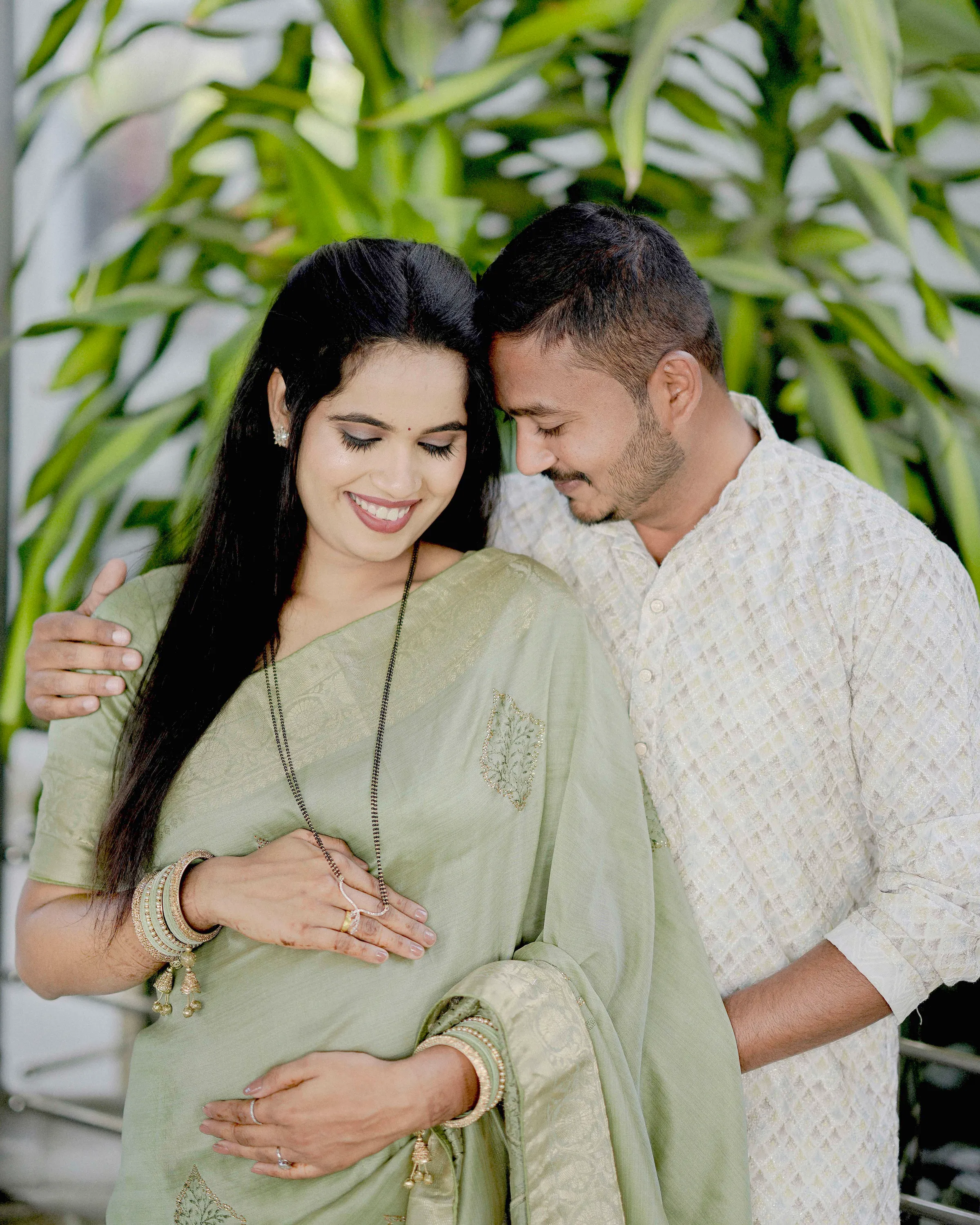 Maternity photograph by Zenda Studio