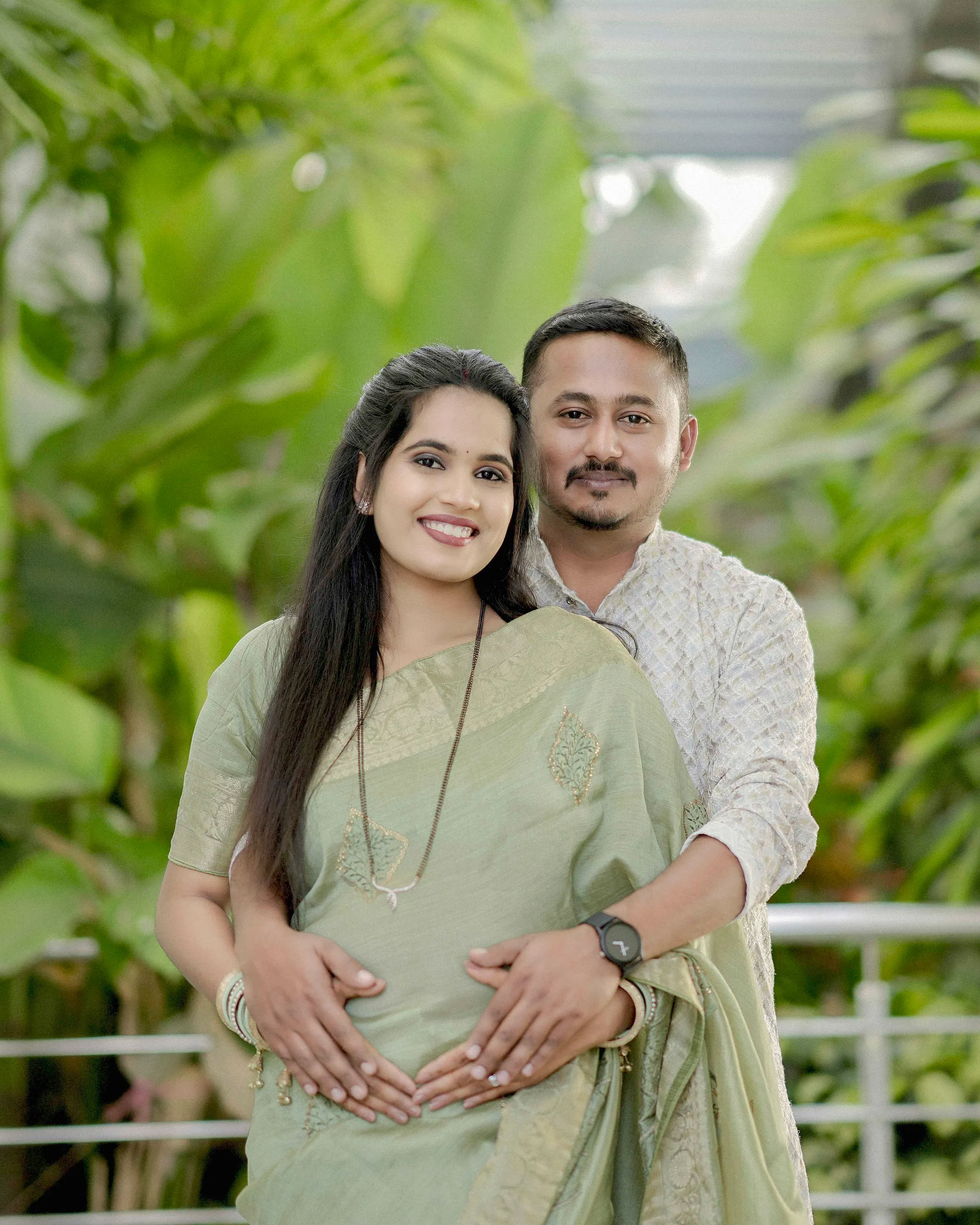 Maternity photograph by Zenda Studio