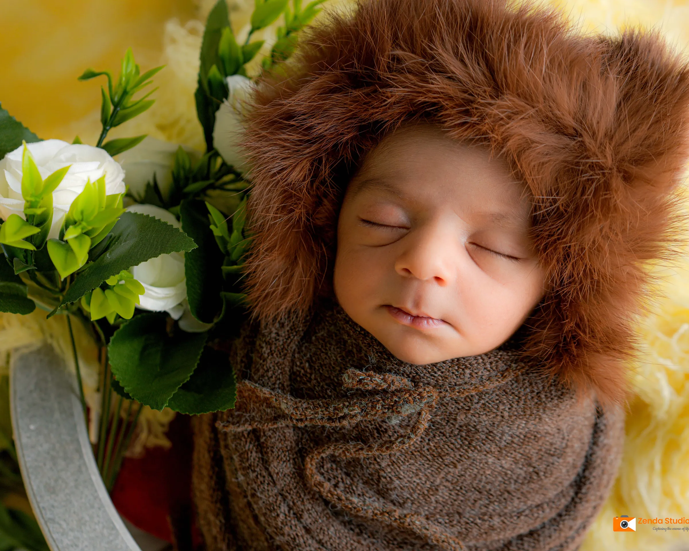 Newborn photograph by Zenda Studio